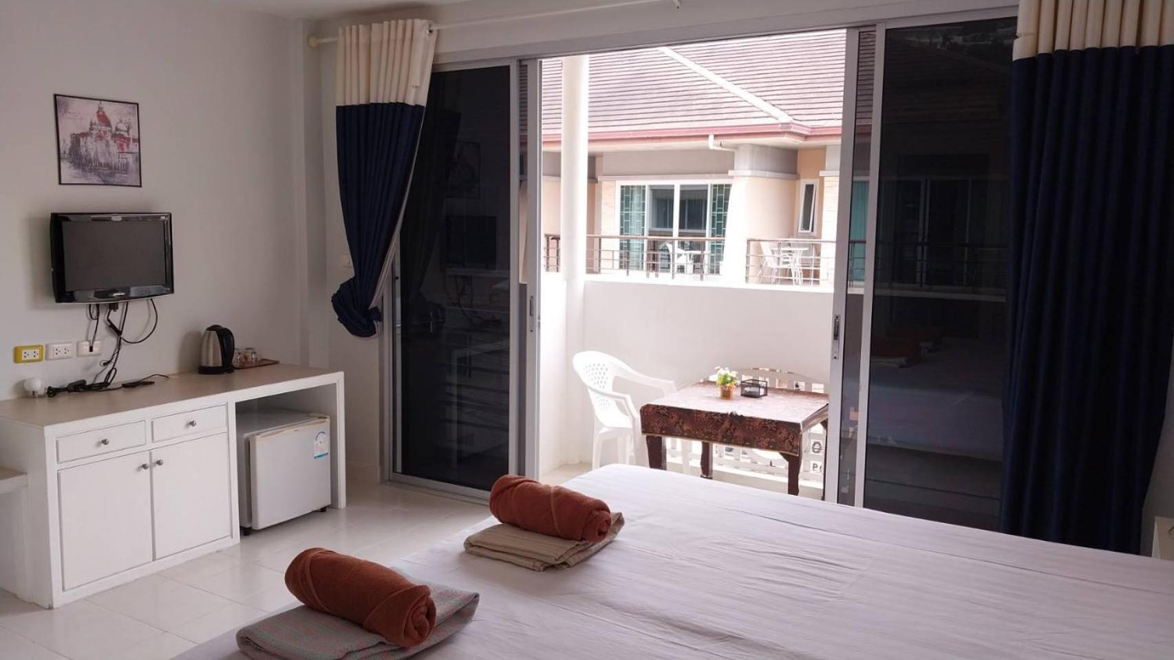 Phuket Racha Kata Homestay Екстер'єр фото