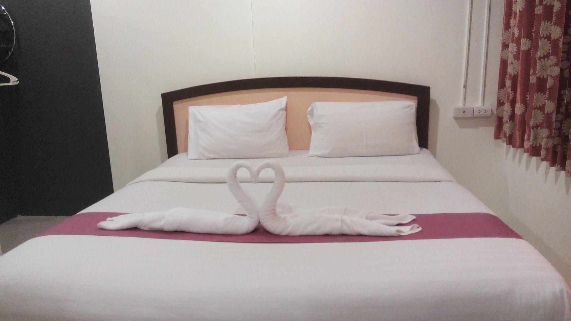 Phuket Racha Kata Homestay Екстер'єр фото
