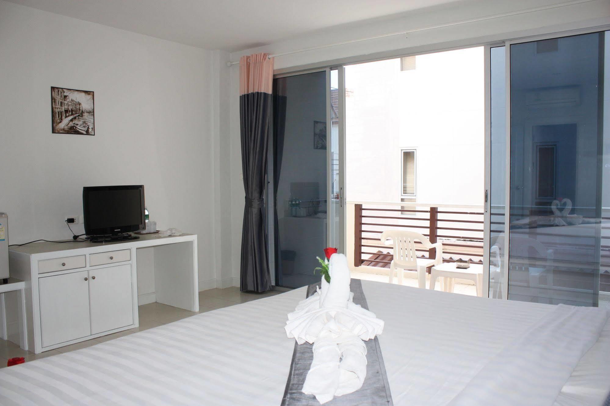 Phuket Racha Kata Homestay Екстер'єр фото